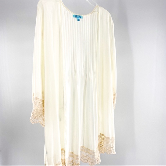 Ivory Lace Kimono - Picture 3 of 5